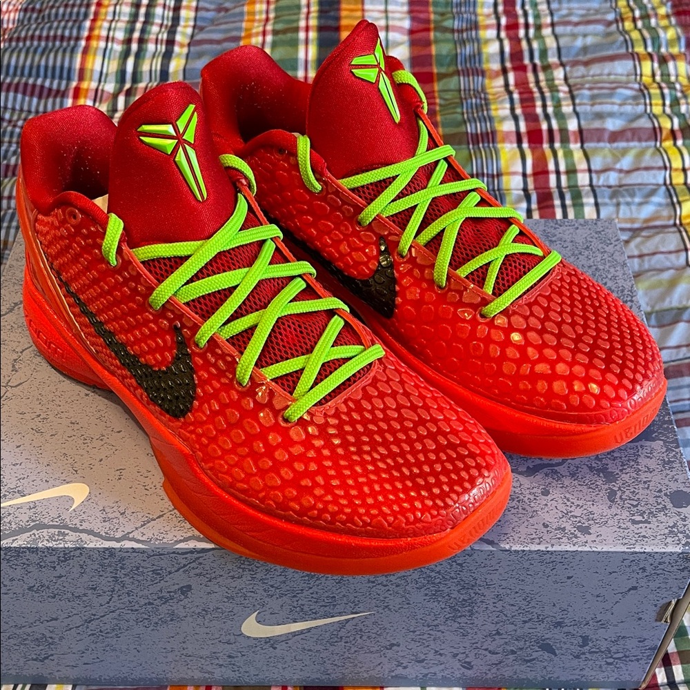 Nike Zoom Kobe 6 Reverse Grinch Sneakers (7.5)